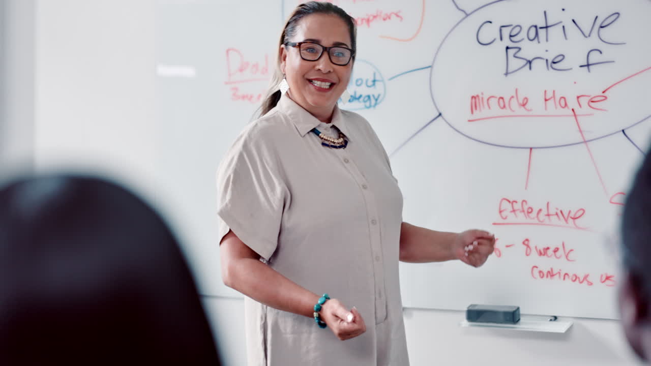 presentación, mujer de negocios