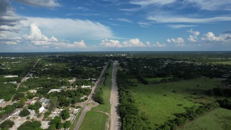 retroceso de un avión no tripulado de la pista abandonada del aeropuerto en tizimin yucatán méxico