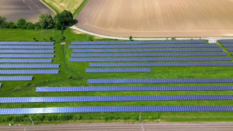 Solarpanel-Farm,-Luftdrohne-4k