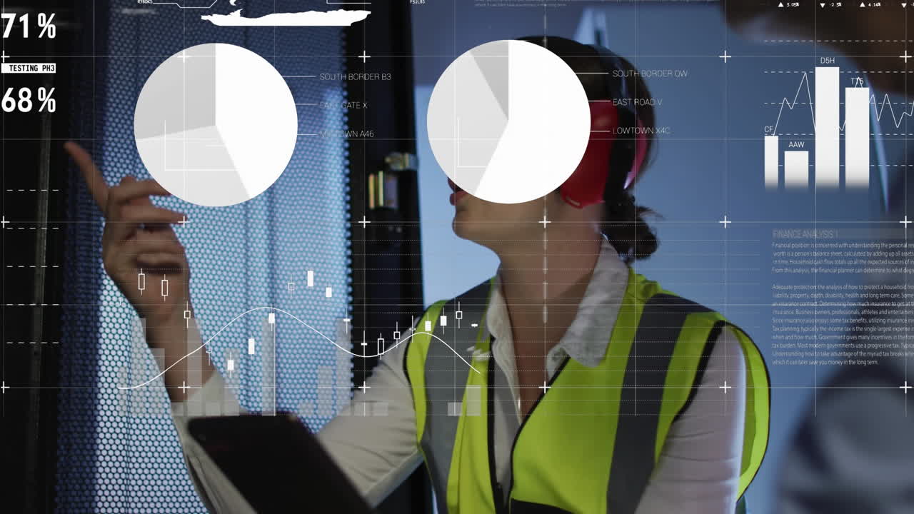 animación de la interfaz infográfica blanca sobre diversos compañeros de trabajo discutiendo sobre una tableta digital