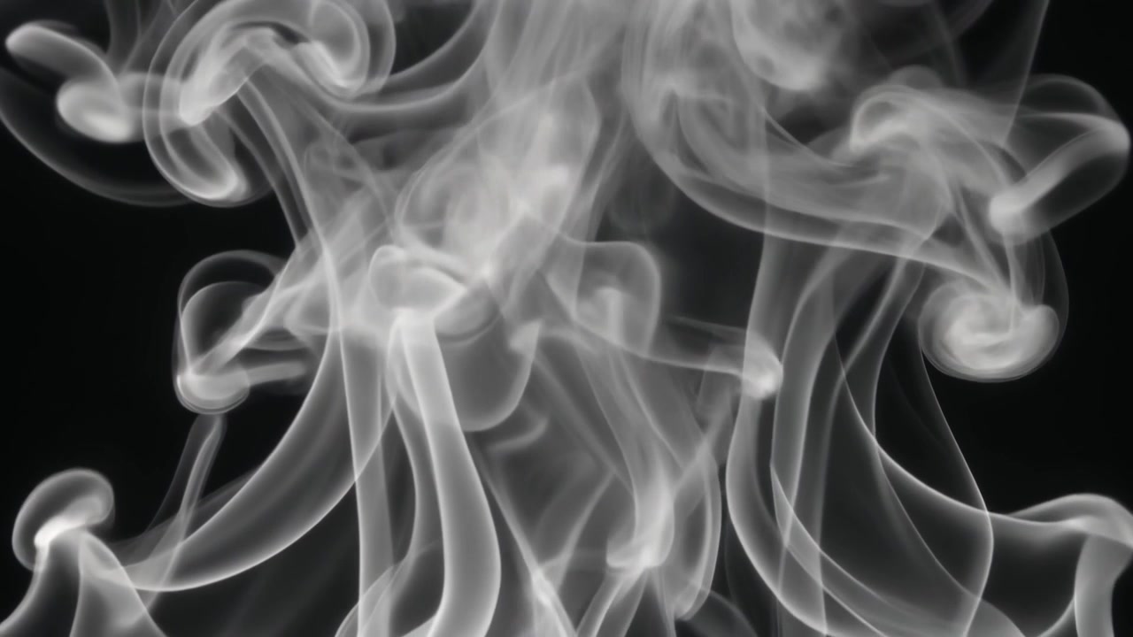 Abstract Fumo bianco che gira su uno sfondo nero
