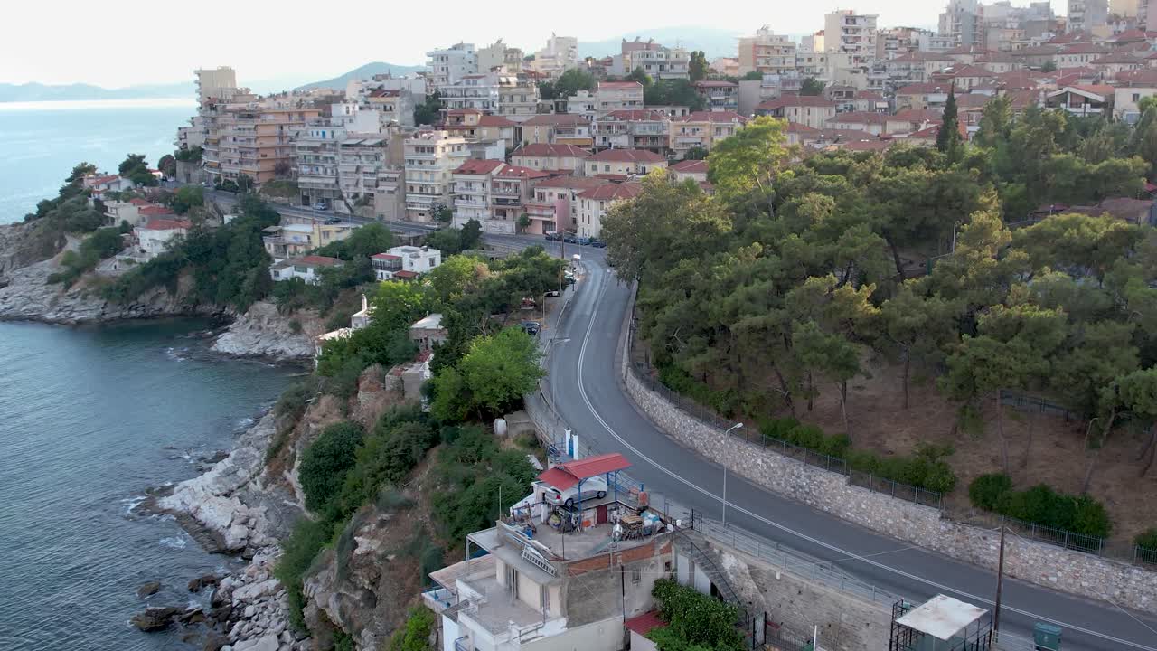 Kavala, Grecia, vista aerea di Via Erythrou Stavrou, zona di Santa Barbara.