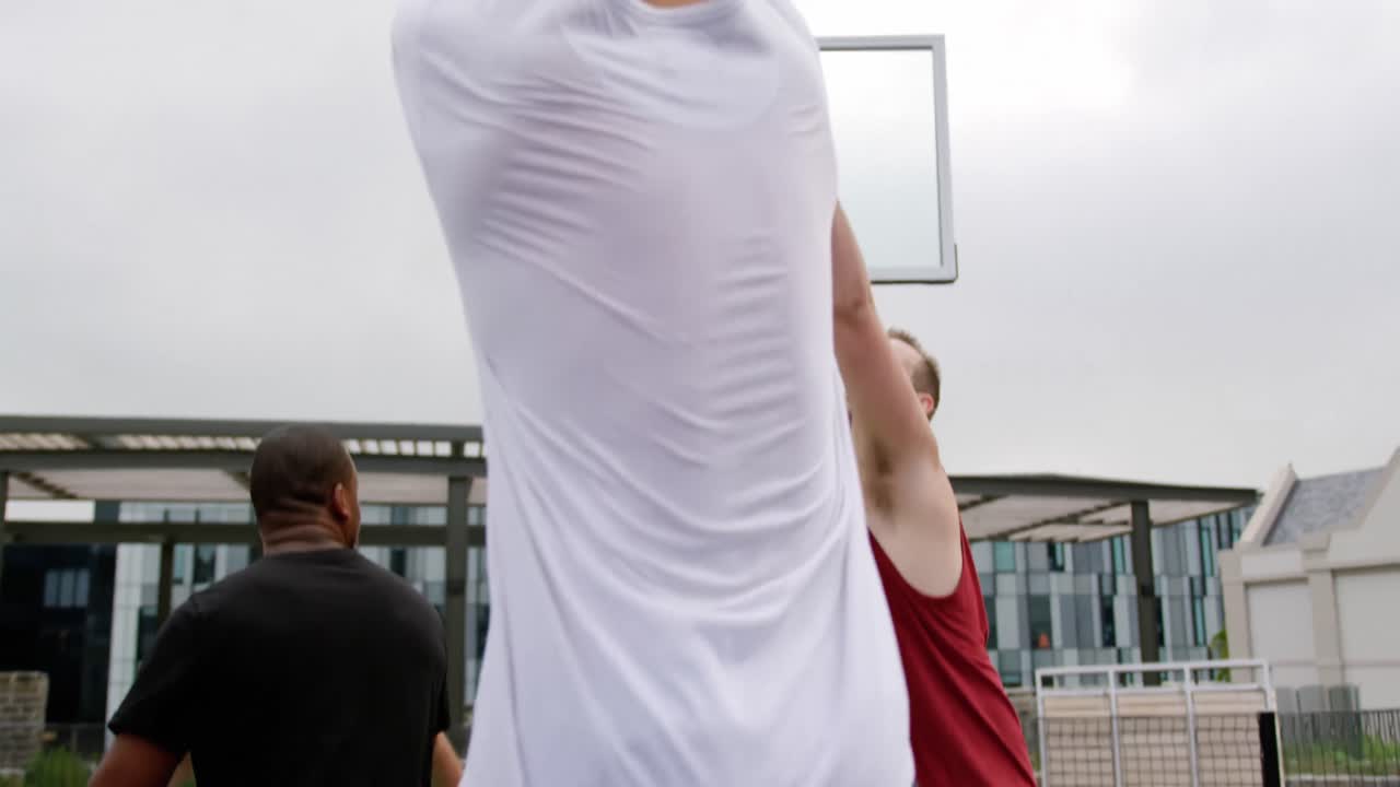 농구 선수 들 이 농구 를 하는 4k