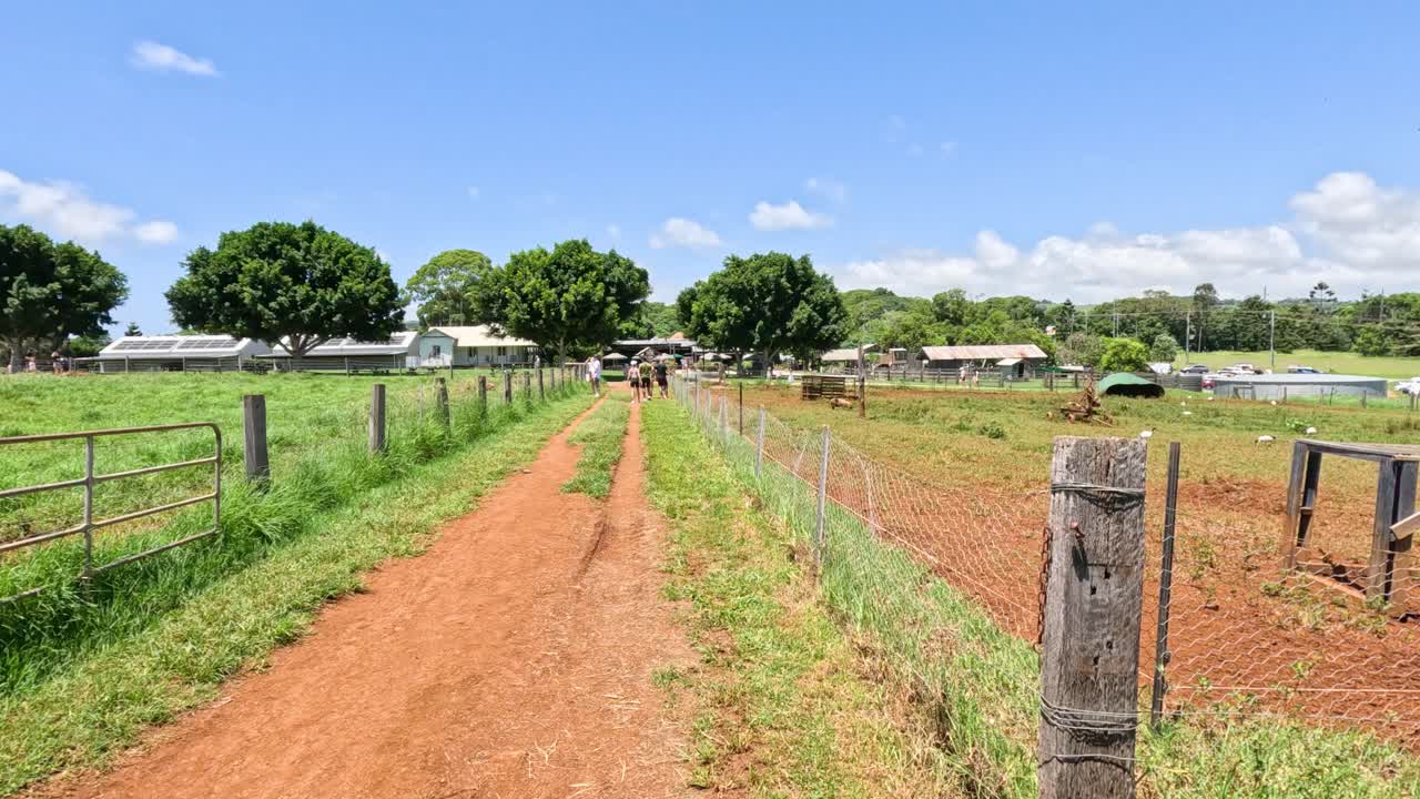 시간이 지남에 따라 시골 농장 경로를 는 것