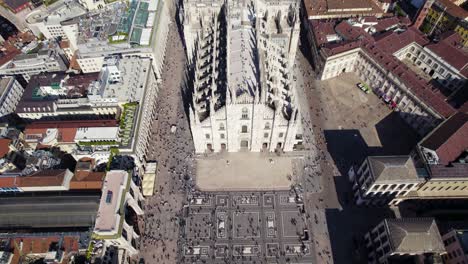 Duomo-Cathedral-in-Milan,-Italy,-Aerial-Establishing-View,-Dolly-Out