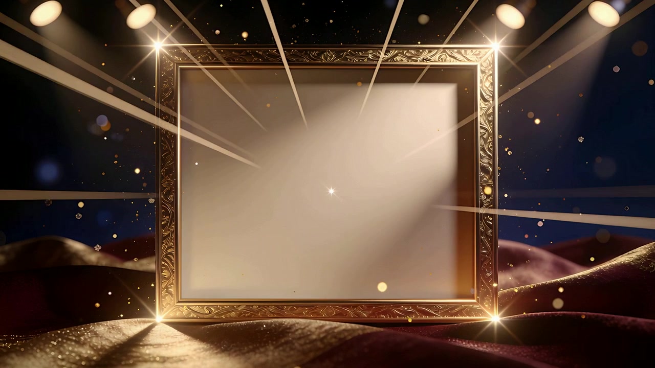 Fasci di luce convergenti illuminano una tela bianca in una cornice d'oro ornata su un palco, evidenziando la tela.