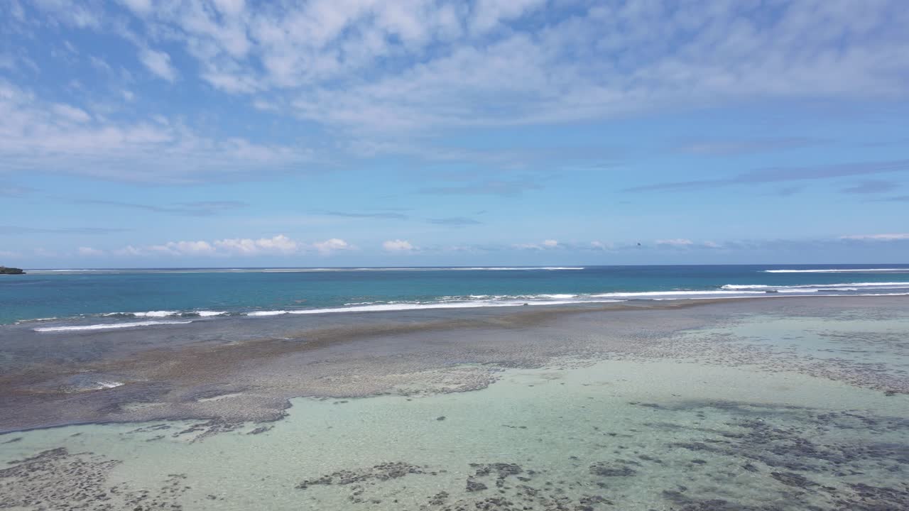 태평양의 광활함을 드러내는 위에서 4k 비디오