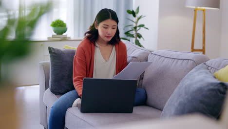 Fernarbeit,-Laptop-Oder-Frau-Mit-Dokumenten