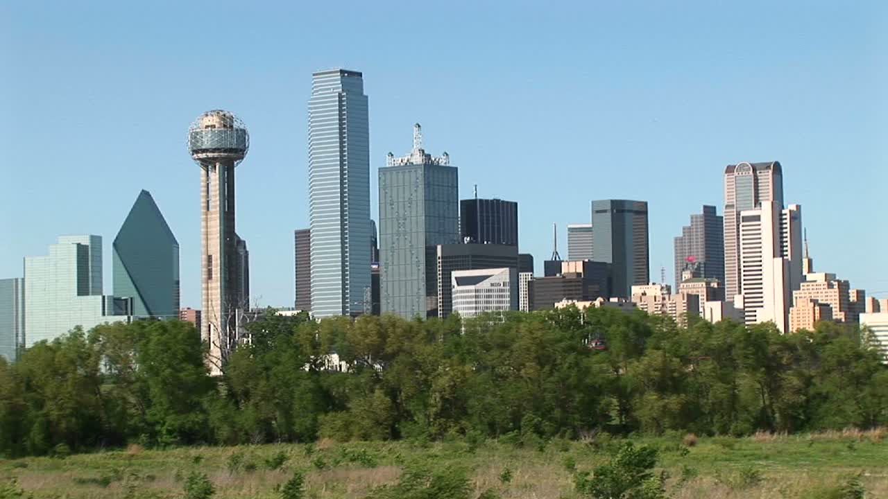 달라스 텍사스 다운타운 스카이라인의 미디엄샷