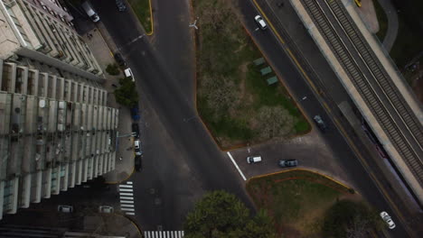 hermosas y complejas encrucijadas en buenos aires, vista desde arriba