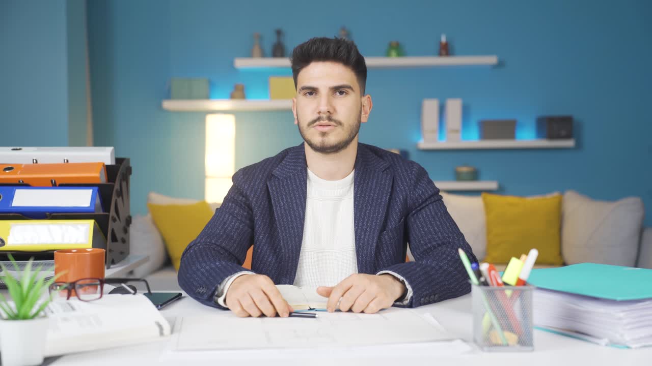 joven empresario mirando a la cámara hace un gesto negativo. expresión negativa.
