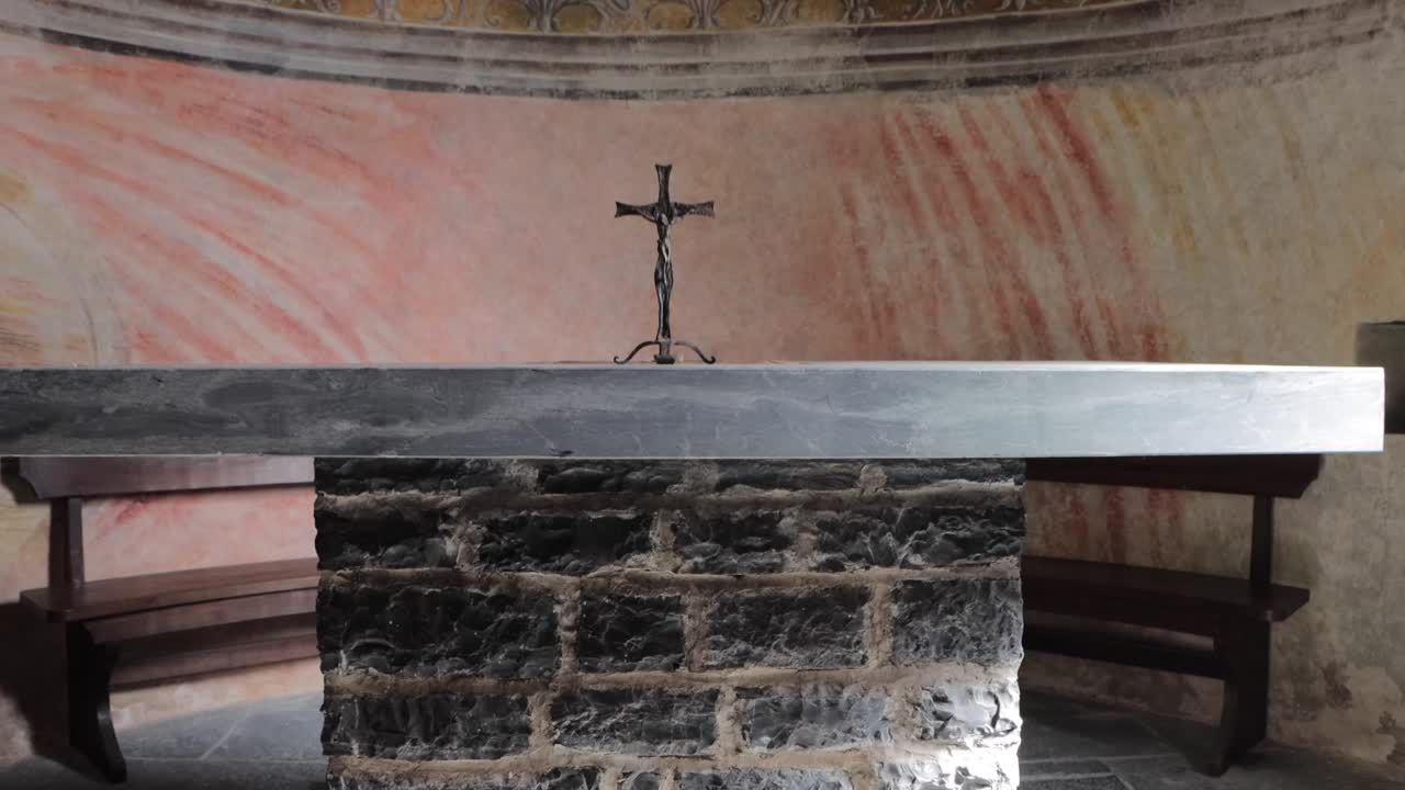 Lent is a time to contemplate love more, are signs of repentance, fasting, prayer that allow the Catholic Christian in his religion to make an act of love of convertion