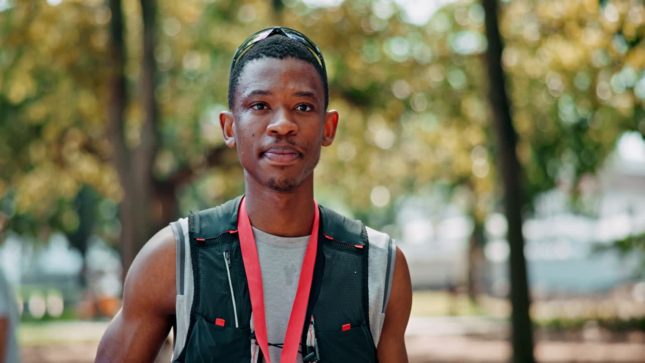 마라톤 우승 을 축하 하는 사람