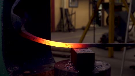Blacksmith-Metal-Forging-in-4k