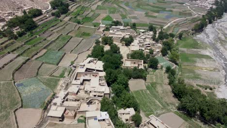 vida de la aldea en el distrito de khogyani