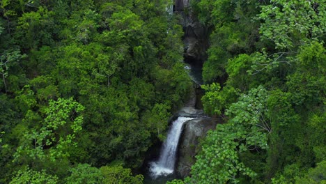 Scenic-shot-with-drone-in-bonao,-dominican-republic,-view-of-the-jima-waterfalls