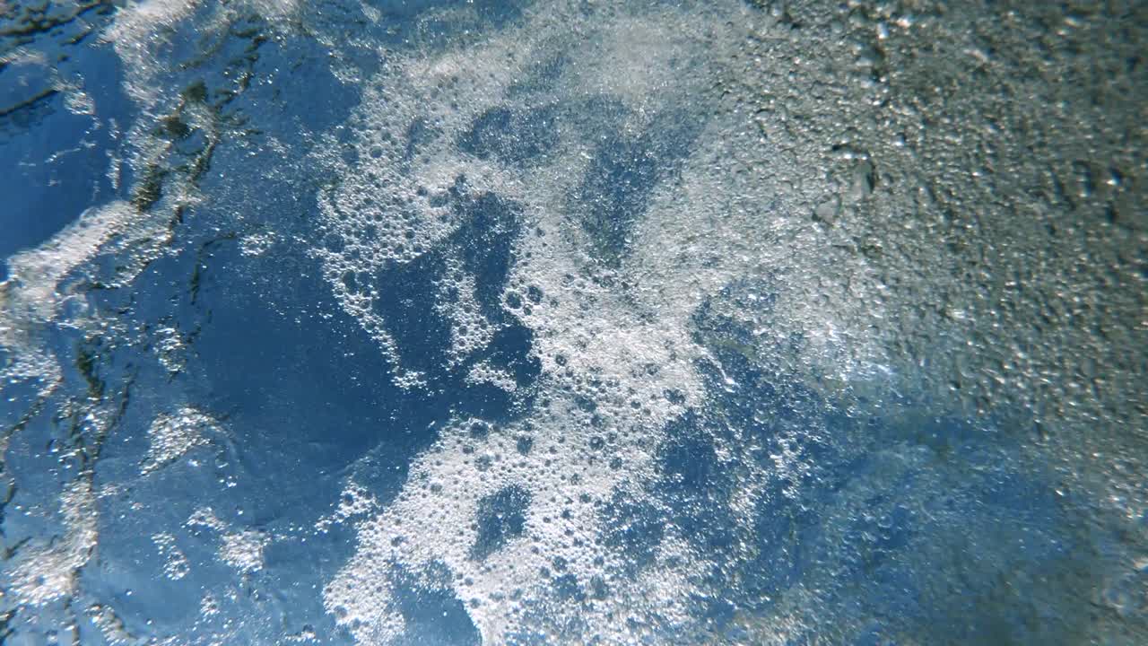 bubble in water 4k