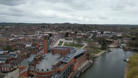 Swan-Theatre-Und-Royal-Shakespeare-Theatre-Stratford-Upon-Avon-England-Drohnen-Luftaufnahme