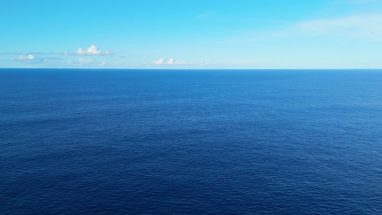 Serene Ocean View: A Calm and Peaceful Seascape