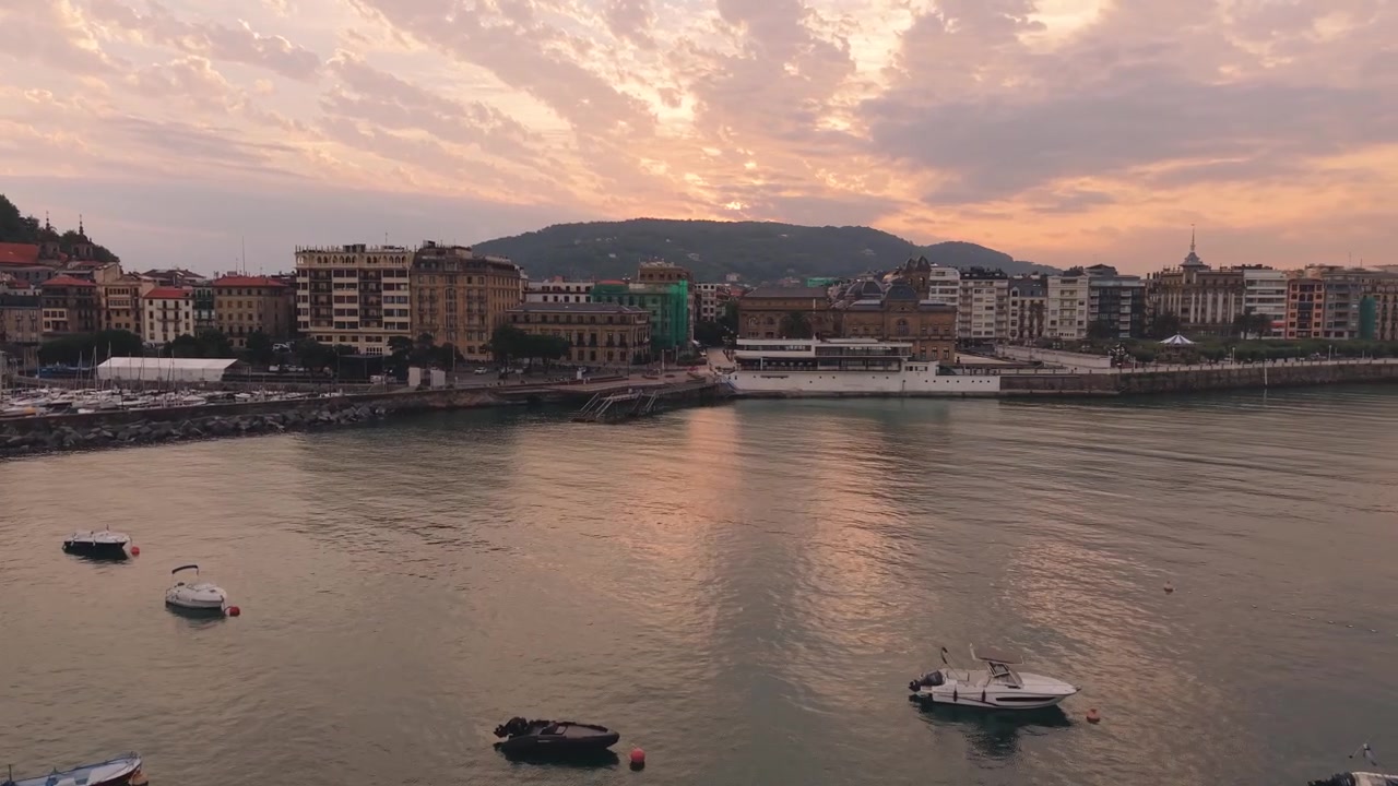 Alba Aerea Oceano Drone San Sebastián Spagna Porto Barche Mattina