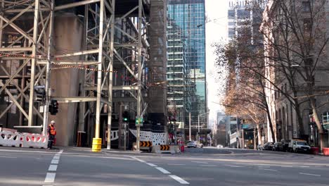 traffic and construction at melbourne street intersection