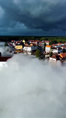 vista aérea de la ciudad inundada
