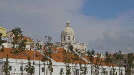 Colourful-building-in-Lisbon,-Portugal