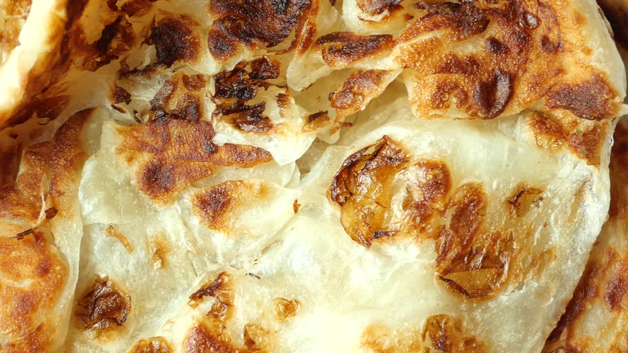 roti chapati hecho en casa en la mesa,