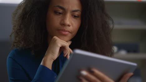 African-american-businesswoman-using-tablet