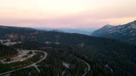 Vista-Panorámica-Del-Fabuloso-Parque-Nacional-Del-Monte-Rainier-En-El-Estado-De-Washington