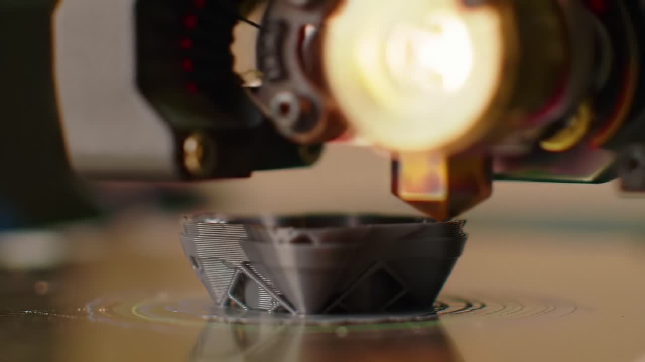 An In-Depth Look at 3D Printing Technology: Capturing the Intricacies of the Filament Extrusion Process in Creating Detailed Objects