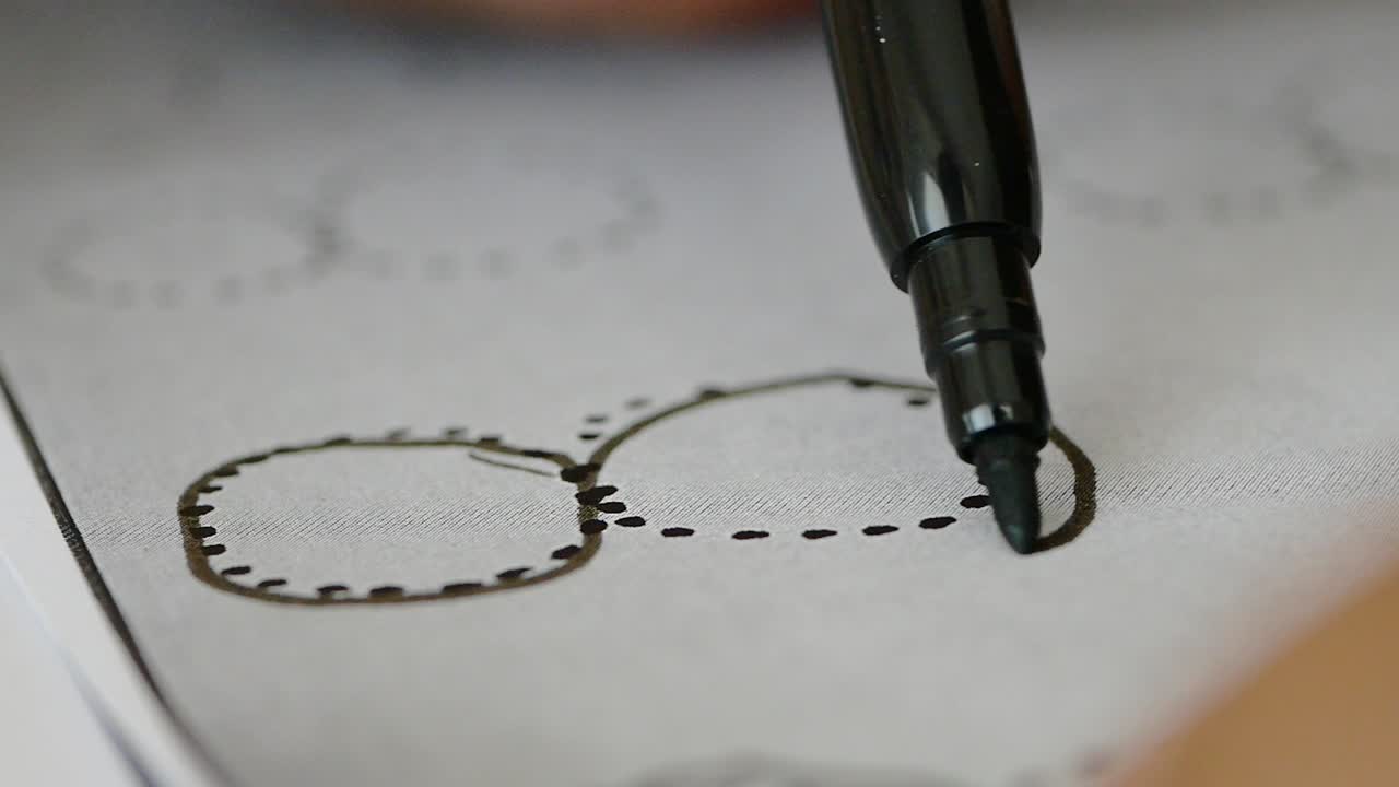 Drawing Circles with a Marker