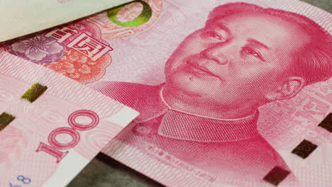 billetes de banco de yuanes chinos