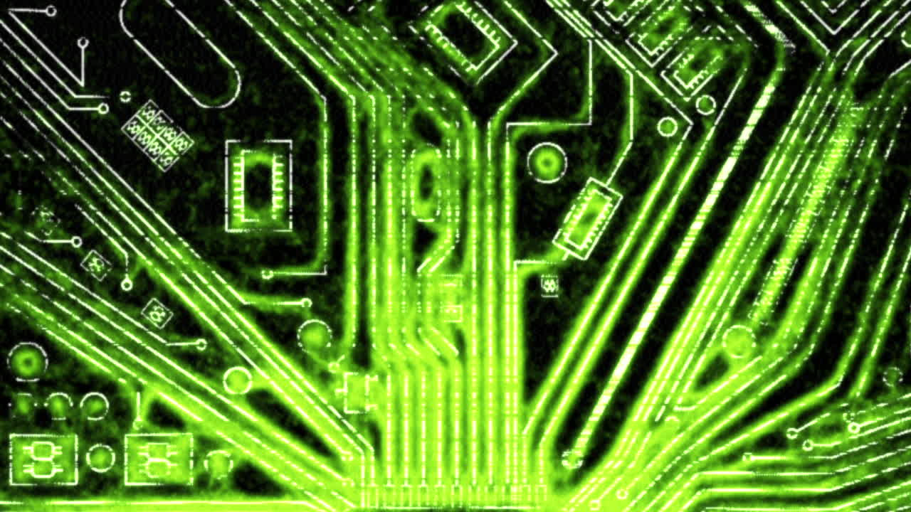 plano medio animado que rastrea una placa de circuito a medida que la energía pulsa hacia afuera desde la cpu y la modulación distorsiona la imagen