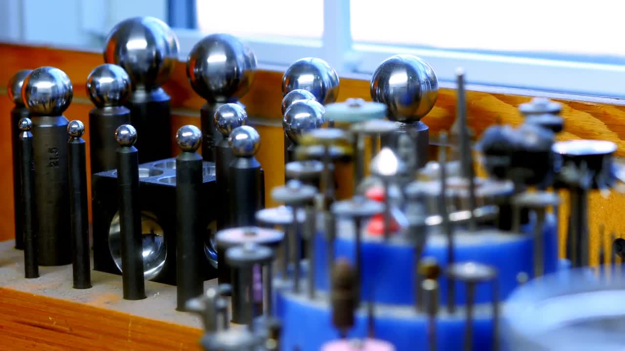 varios equipos de artesano