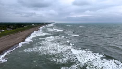 Un-Dron-Disparó-Sobre-Las-Olas-Del-Mar-En-Veracruz,-México.