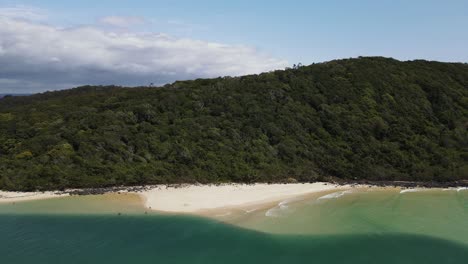 el arroyo talebudgera a lo largo del pintoresco parque nacional de burleigh head
