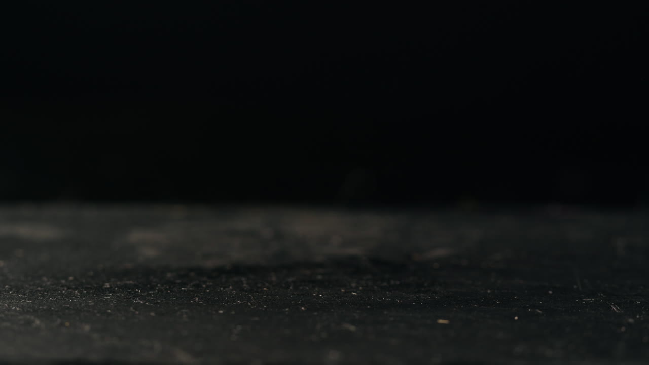 plato de sashimi, restaurante japonés, atún fresco y rebanadas de salmón en un café moderno, comida tradicional, plato de pescado rojo crudo, omega 3.