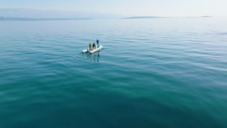 Estudio-En-Curso-De-Los-Delfines-Nariz-De-Botella-Comunes-En-El-Mar-Adriático-En-La-Isla-De-Losinj,-Croacia