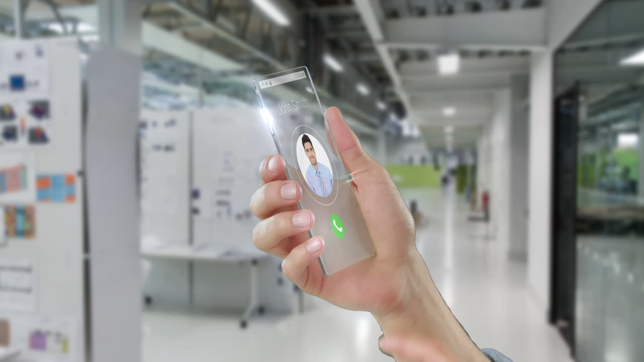 teléfono móvil futurista en la mano contra un fondo generado digitalmente