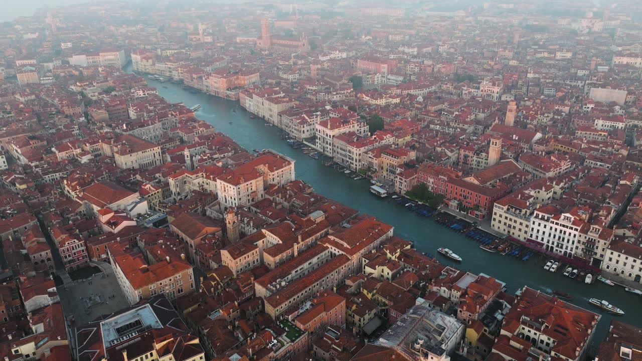 이탈리아 일출 시 대운하와 베니스 시의 공중 전망