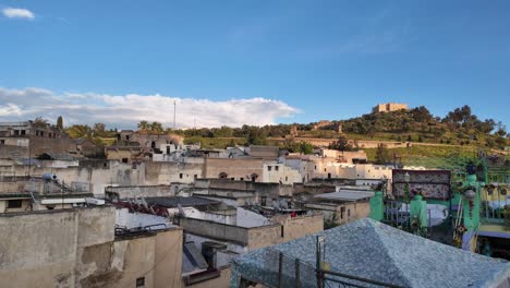 Casco-Antiguo-De-Fez-Edificios-Auténticos-Casas-Techo-Riad-En-Marruecos,-Norte-De-África