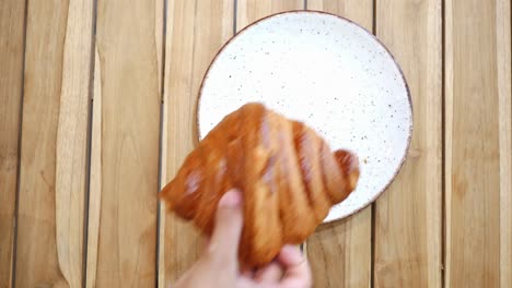 empty plate on wooden table