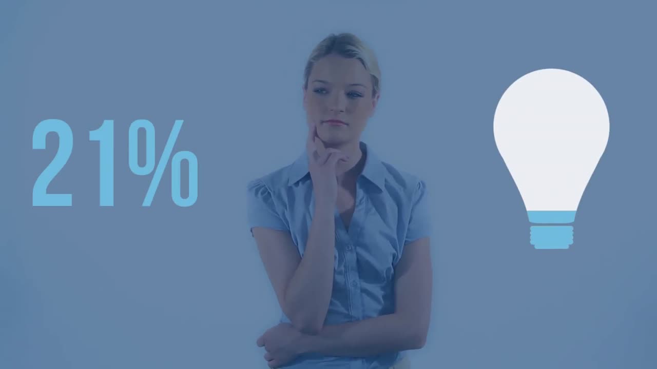 전구 모양과 색으로 가득 차 있는 숫자  ⁇ 에 있는 여자