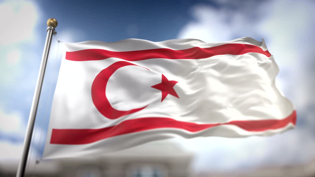 la bandera de chipre del norte ondeando en cámara lenta 3d con fondo de cielo azul - bucle sin costuras 4k