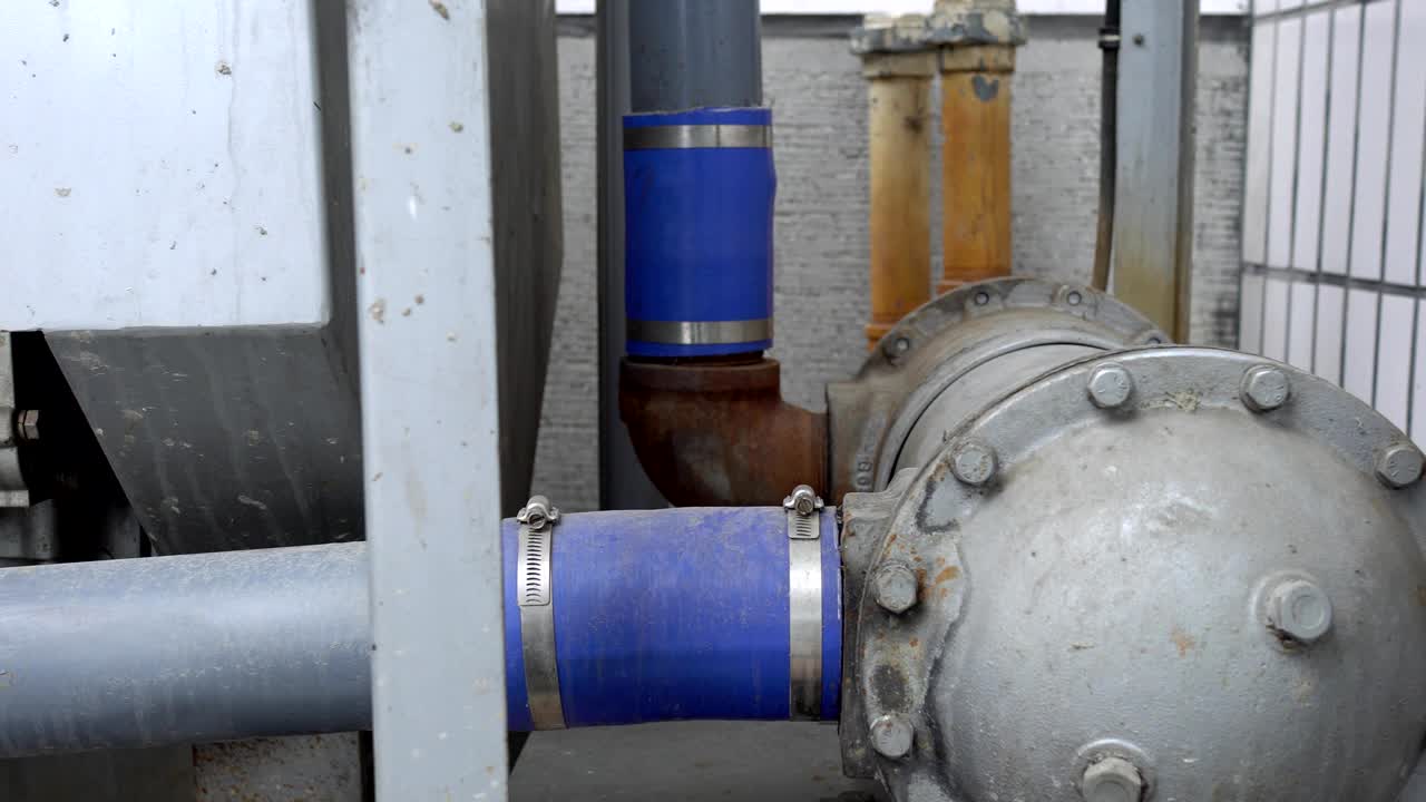 cerca de las partes del alternador sincrónico sin escobillas.