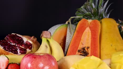 una variada variedad de frutas frescas
