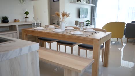 comedor decorativo minimalista y elegante con mesa y sillas de madera