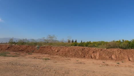 montañas del atlas desde el camino en marrakech