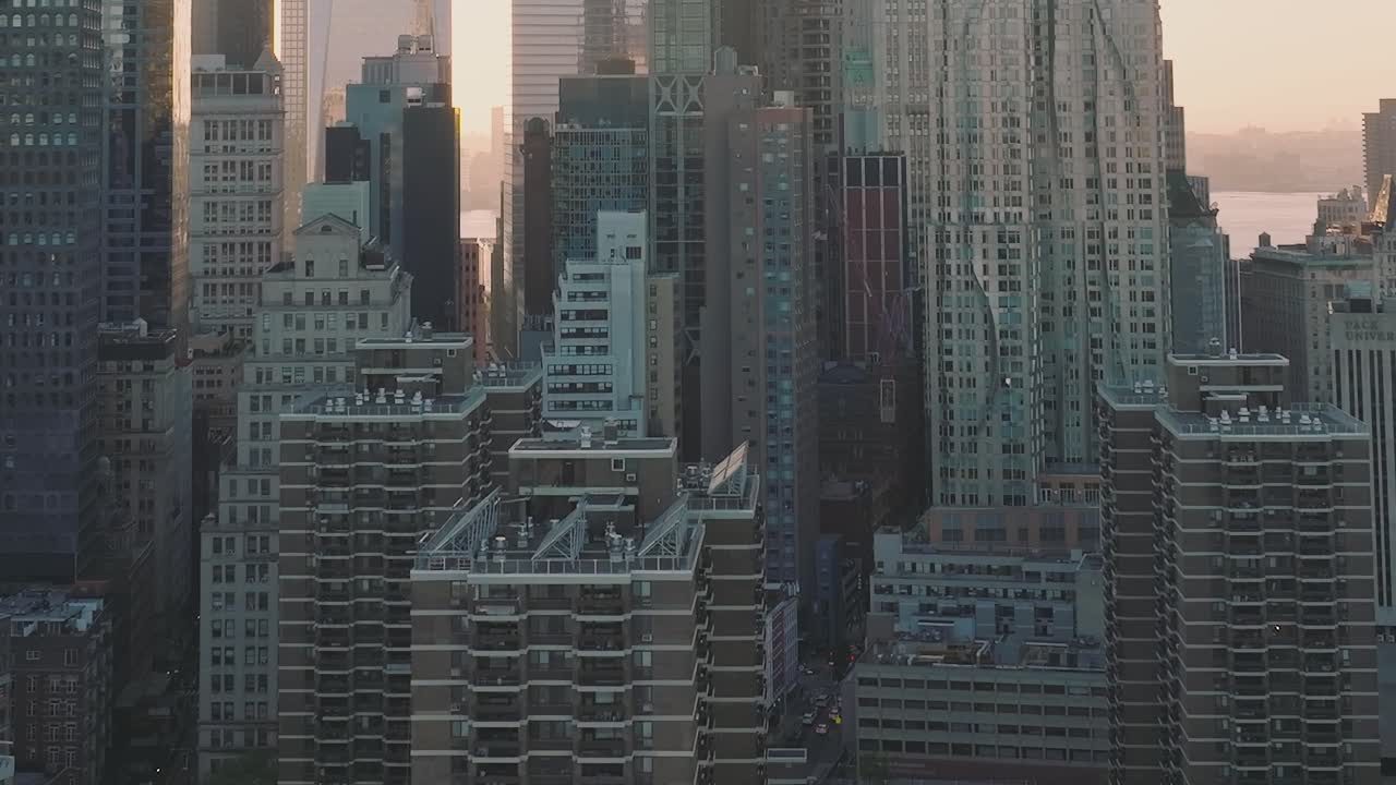 Paisaje urbano con edificios y rascacielos